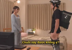 Cô gái trẻ trở nên ngoan ngoãn sau khi bị ép xuất tinh vào mặt