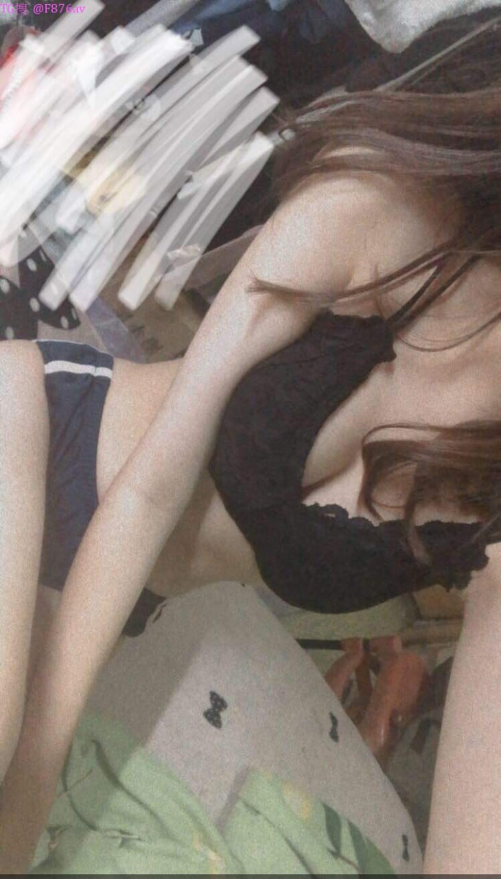 ĐỤ DÌ