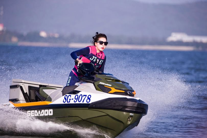 Anh xã yếu sinh lý, bà xã đành cắm sừng với chủ quán cà phê